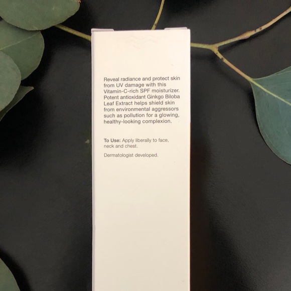 Murad Essential-C Broad Spectrum SPF 30 - Picture 3 of 3